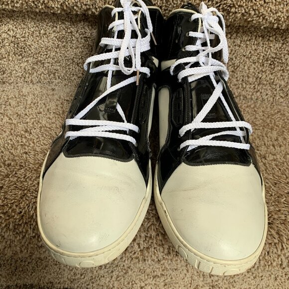 Gucci Men\'s Black And White Leather Lace-Up Sneaker Shoes. main image 11